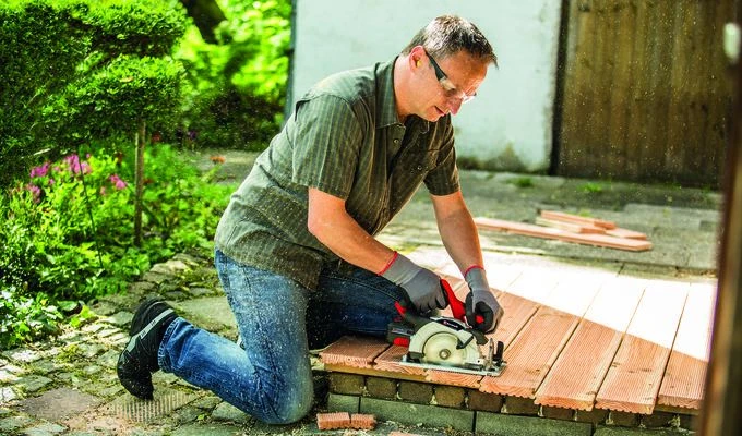 Einhell TE-CS 18/165-1 Li 18V Li-Ion Accu Handcirkelzaag Set - 165mm (met 2.5Ah Accu Starterset) 4 Einhell TE-CS 18/165-1 Li 18V Li-Ion Accu Handcirkelzaag Set - 165mm (met 2.5Ah Accu Starterset) - Afbeelding 2